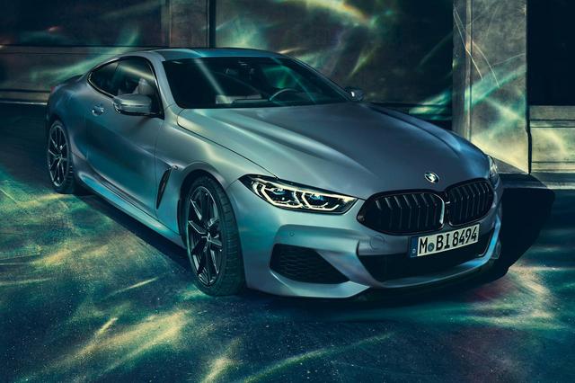 画像: BMW M850i xDrive First Editionは、マット調のボディカラー「フローズンバルセロナブルー」を採用。