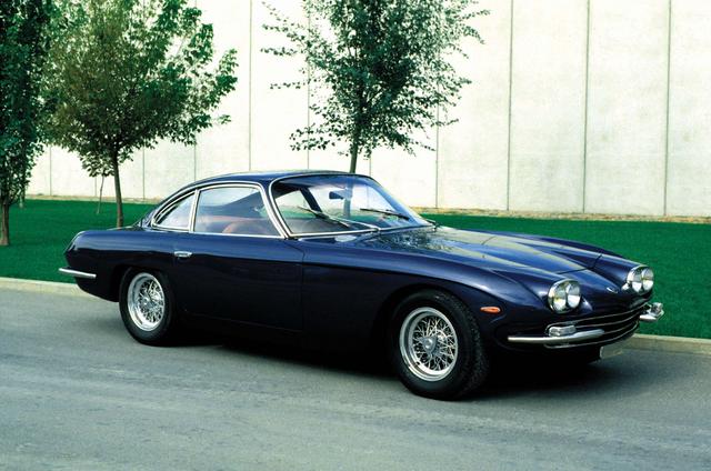 画像: 400GT 2+2。350GTは、V12エンジンを3929ccにアップして「400GT」に進化。さらにホイールベースを延長して4シーター化した「400GT 2+2」も登場する。