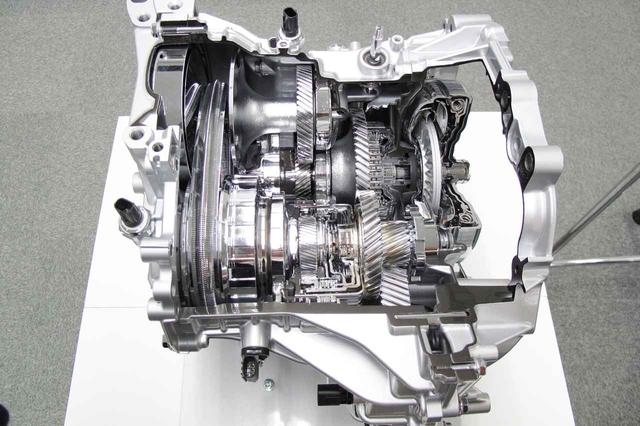 画像: ベルト+ギア駆動を採用するダイハツのD-CVT。