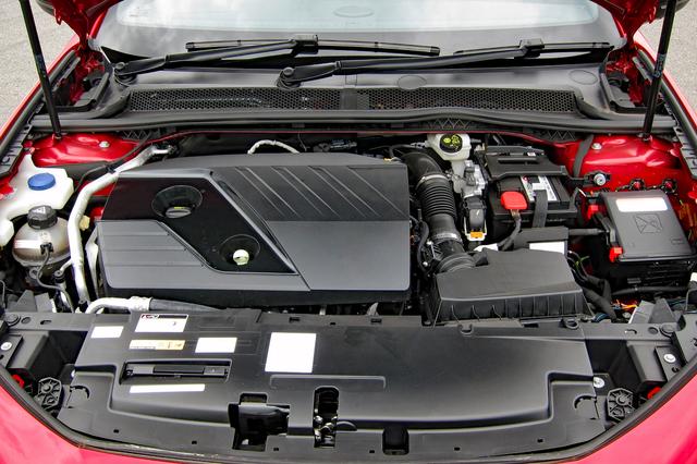 画像: 2000rpmで400Nmの最大トルクを発生する2.0Lの直4ディーゼルターボ。