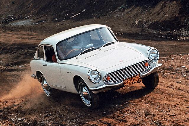 画像: 1965年の2月にはリアにハッチゲートを持つS600クーペも追加発売された。