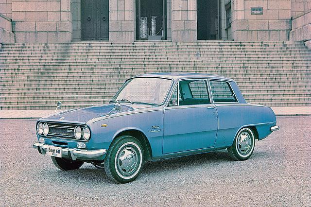 画像: 1600GTのパワーユニットを2ドアセダンに移植した1600スポーツ(68年型)。フロントグリルもGTと同一デザインで、快速実用セダンとしてまずまずの人気を得た。