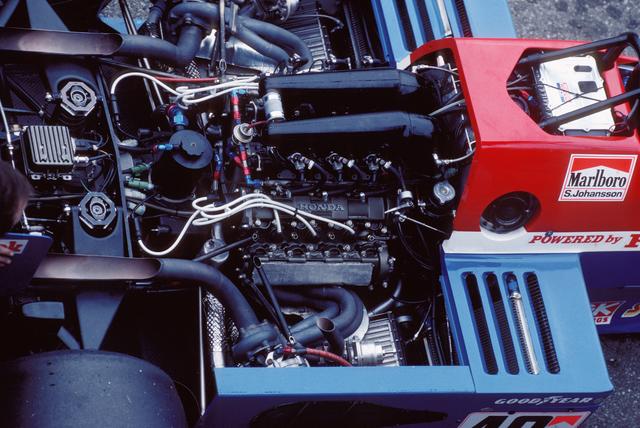 画像: F1活動第2期のデビューエンジンとなった1.5L V6ツインターボ Honda RA163E。当初ターボチャージャーはKKK製だったが、後にIHI製に変更されている。最高出力は600ps以上とされていた。
