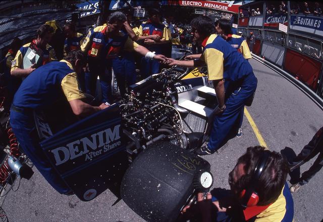 画像: 第5戦カナダGPからボア82.0mm×ストローク47.3mmの新仕様「Honda RA165E」エンジンを投入。一気にパフォーマンスアップを果たした。