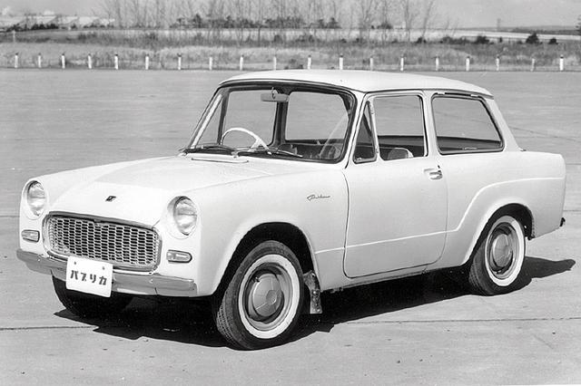 画像: 1961年のデビュー時は質実剛健が売りのパブリカだったが、チープすぎたのか不人気。63年秋にデラックスとコンバーチブルを追加して息を吹き返す。