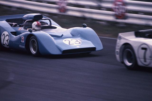 画像: ニッサンR32とトヨタ7の対決に注目が集まった。