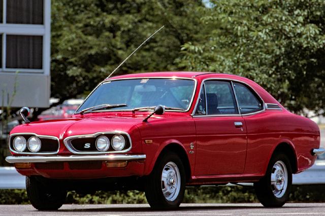 画像: 1970年2月に発売されたクーペ9。トンビのクチバシのようにとがったフロントグリルと4灯ヘッドライトはセダンのイメージをガラリと変えるものだった。