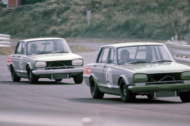 画像: 1969年2月に発売されると同時にGT-Rはレース活動を開始。そしてレースデビュー後3カ月のJAFグランプリで1勝目をあげた。71年からはHTのGT-Rが活躍し、破竹の49連勝を達成した。