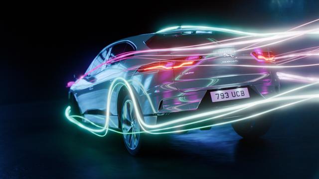 画像: ジャガーXJ次期モデルのイメージスケッチに見えるが、これはI-PACEを加工したもののようだ。