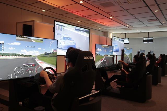 画像: ポルシェEスポーツレーシングシーズン1は、成績上位10名が招待され決勝は4名が最速の称号をかけて戦った。