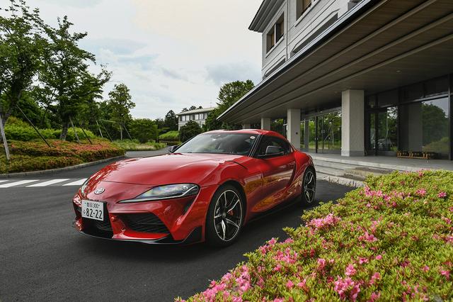 画像: ラインナップは2L直4ターボ搭載のSZ(490万円)とSZ-R(590万円)、3L直6ターボを搭載したRZ(690万円)。