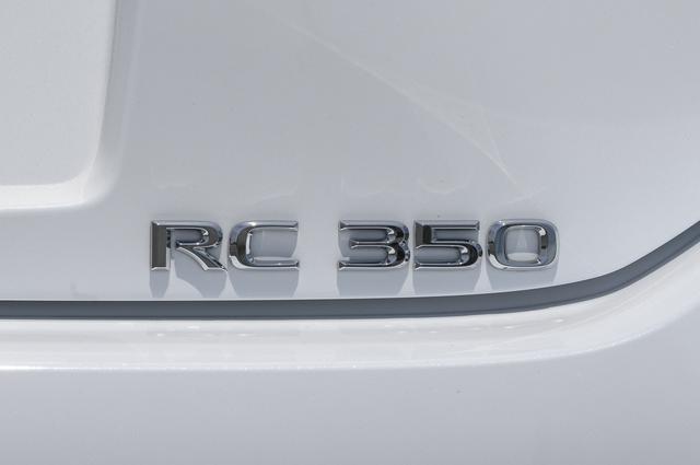 画像: 318ps、380Nmという余裕あるパワー&トルクを発生するRC350。