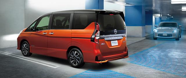 画像: RCTA(後退時車両検知警報:リヤクロストラフィックアラート)。視界の悪い場所での後退時に近づいてくるクルマを検知する。