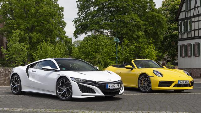 画像1: 【対決試乗】ホンダNSXとポルシェ911カレラSカブリオレの乗り比べで見えてきたスポーツカーの未来像