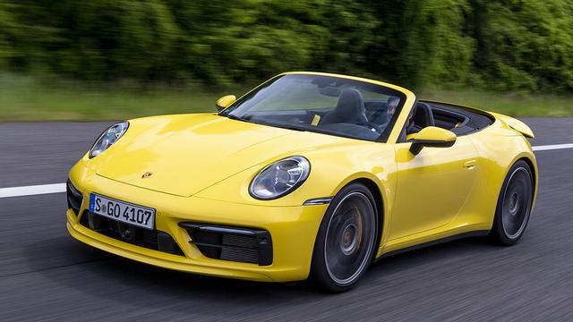 画像: スポーツカーの理想形といわれるポルシェ911。タイプ992でもさらなる進化を見せている。