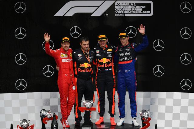 画像: 2016年の中国GP以来、3度目の表彰台となったダニール・クビアト(トロロッソ・ホンダ 右)。トロロッソの表彰台は2008年以来。