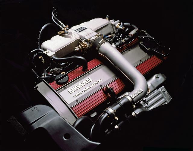 画像: プラグコードがないのでスッキリしたヘッドカバーには「TWIN CAM 24VALVE」のロゴも入る。