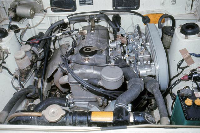 画像: GSR用の1.6Lサターンエンジンはストロンバーグ・ツインキャブで110ps/14.2kgmを発生。写真のエンジンはC-IIスポーツキットを装着したワークス仕様。