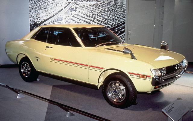 画像: 1970年12月に登場したセリカは2T-Gを積む1600GTでDOHC旋風を巻き起こした。