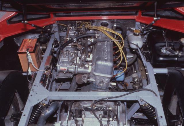 画像: 童夢 零/P-2のスーパーカー的でない部分がパワーユニット。日産のL28型 直6 SOHCはソレックス3連キャブを用いたものの145ps/23.0kgmと控えめなものだった。