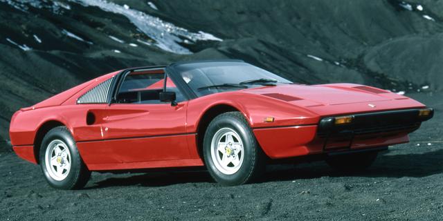 画像: 主に北米市場の要望に応えるために発売された308GTS。GTBを超える人気を獲得して308人気を拡大した。