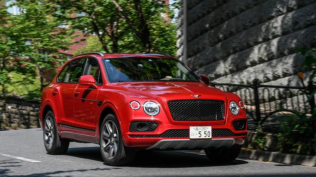 画像: 巨大なボディながら0-100kn/h加速4.5秒の俊敏さを誇る。(ベンテイガV8)