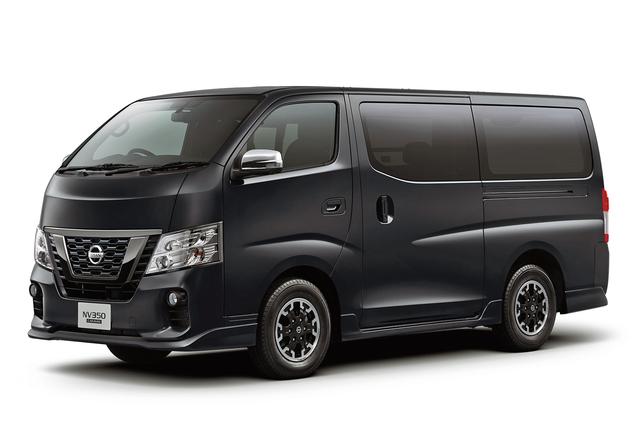画像: フロントグリルやドアミラーなどに専用のダーククロム色を採用(写真はオプション装着車)。