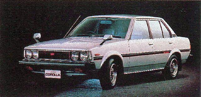 画像: レビン/トレノはクーペのみに与えられた名称で、セダン/ハードトップ/リフトバックの2T-GEU搭載車には、1600GTの名が与えられた。セダンは丸型4灯で、まさに“羊の皮を被った狼”にふさわしいモデルだった。