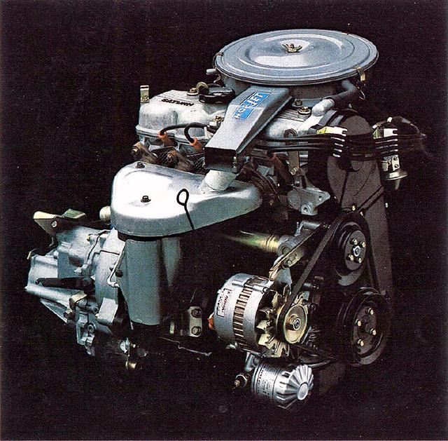 画像: 1400系に搭載されたオリオン エンジンでなく、ランサーのサターン エンジン/G32型が横置きされる。ロングストロークで低回転から粘り強い。