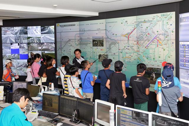画像: 首都高速の交通情報センターも見学できるらしい。