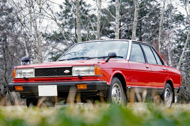 画像: 人気車種だった510型ブルーバードを彷彿とさせる直線基調のスタイリング。テスト値で、最高速度は180.45km/h、0→400m加速は16.11秒を記録している。