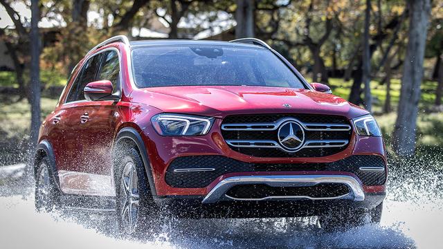 画像: 路面や天候の状況に関わらず常に最適のトラクションを与えてくれる4MATIC。