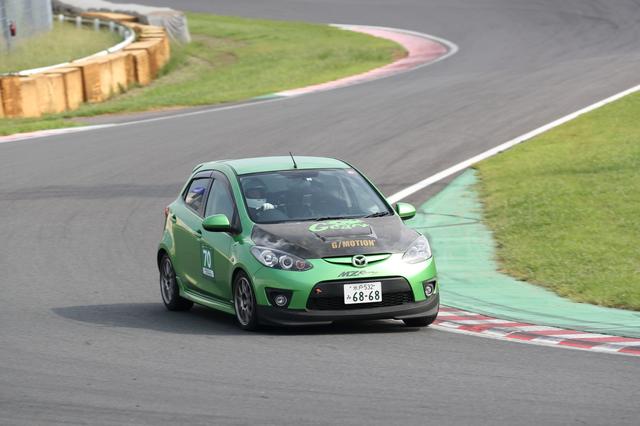 画像: 70号車 Gear+ デミオ
