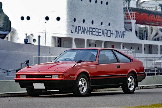 画像: 1982年8月に追加された、XX2000GTツインカム24。日産のFJ20型に対抗してトヨタが送り出した2Lの直6DOHC、1G-EU型を搭載。5ナンバーで乗れるスポーティカーとして市場に投入した。