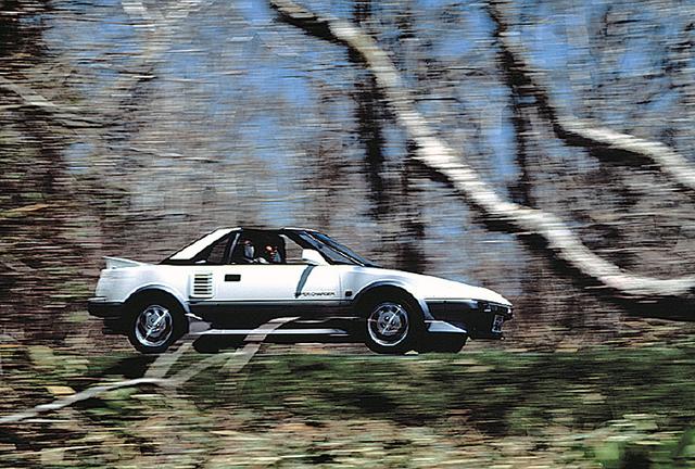 画像: 1986年8月、ルーツ式のスーパーチャージャー付き4A-GZELUエンジンを搭載。最高出力は145psと15psアップした。