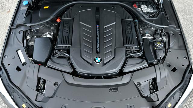 画像: 609psを発生する6.6L V12ツインターボエンジンはM760 Li xDriveにのみ設定。滑らかさと力強さを兼ね備える。