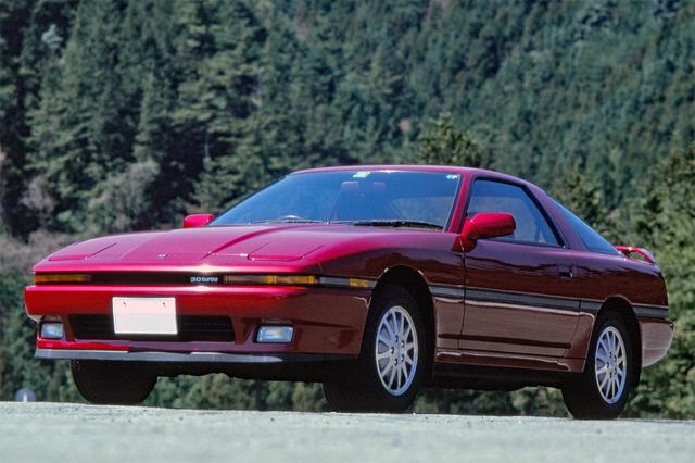 画像: 前モデルのXXのイメージを踏襲しつつ、グラマラスなスタイルに。1987年モデル(5速MT)のテスト値で、最高速は236.45km/h、0→400m加速は14.55秒を記録している。