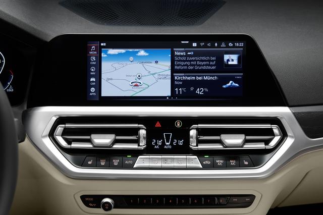 画像: 3シリーズセダンと同様に学習機能を備えたナビゲーションシステムとなるBMWライブコックピットを採用する。