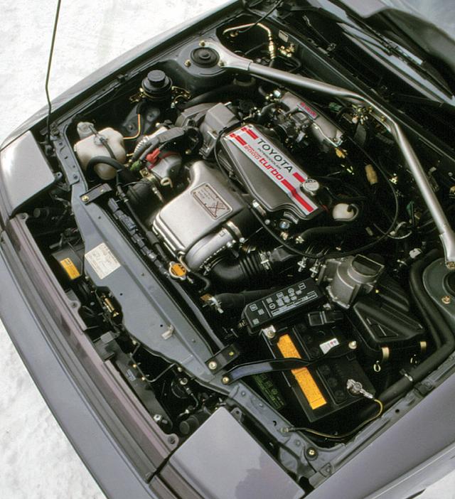 画像: ブロック剛性をアップし、内製のCT26タービンを装着した3S-GTE。2L 4気筒ターボらしい荒々しいパワーフィールを見せた。