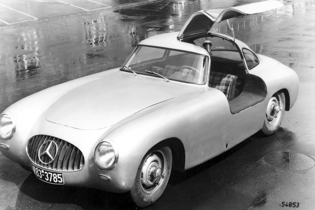 画像: 1952年のル・マン24時間レースで優勝した300SLのプロトタイプ、W194。