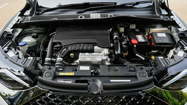 画像: 電子制御式ウエイストゲートを採用でレスポンスを向上させた1.2Lピュアテックを搭載。環境性能も高い。