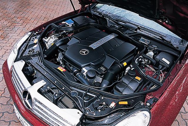 画像: CLS500に搭載される5L SOHCエンジン。すでにSクラス、Eクラスなどに搭載されているユニットで、相変わらず、滑らかで、しかも力強い。