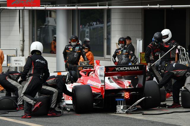 画像2: 流れを決定付けるセーフティーカー