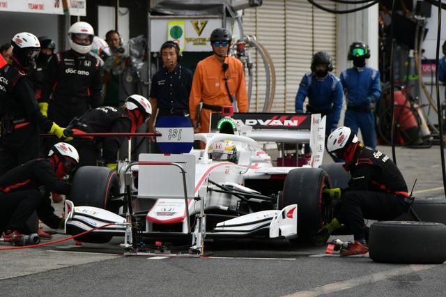 画像3: 流れを決定付けるセーフティーカー