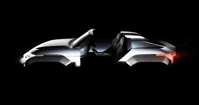 画像: 三菱自動車ブースで注目を集める「MI-TECH CONCEPT(マイテックコンセプト)」。光と風を感じながら大地を駆け抜ける電動SUV」がコンセプト。