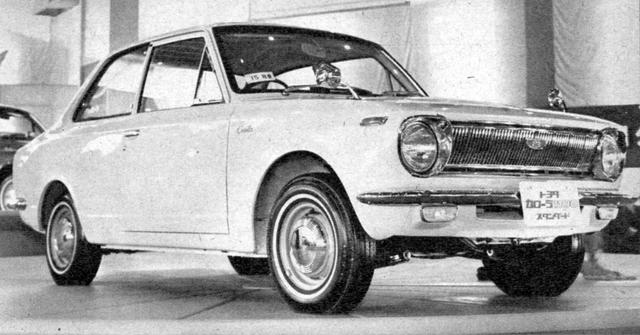 画像: カローラの初代がデビューしたのは、1966年の第13回ショー。翌年には、スプリンターの前身となるカローラクーペが参考出品される。
