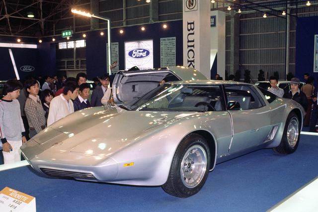 画像: GMもコルベットのコンセプトカーを出展した。