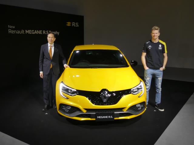 画像: 2019年10月9日、都内で行われたメガーヌ ルノー・スポール トロフィー発表会には、日本GP参戦のために来日したルノーF1チームのニコ・ヒュルケンベルグ選手も駆けつけた。