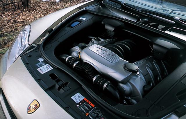 画像: 928シリーズ以来、久々に登場したポルシェのV8エンジン。カイエン ターボに搭載される4.5L V8ツインターボは450psを発生した。