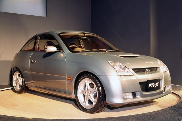 画像: ダイハツ FR-Xは、往年の名車トヨタスポーツ800を彷彿とさせた。